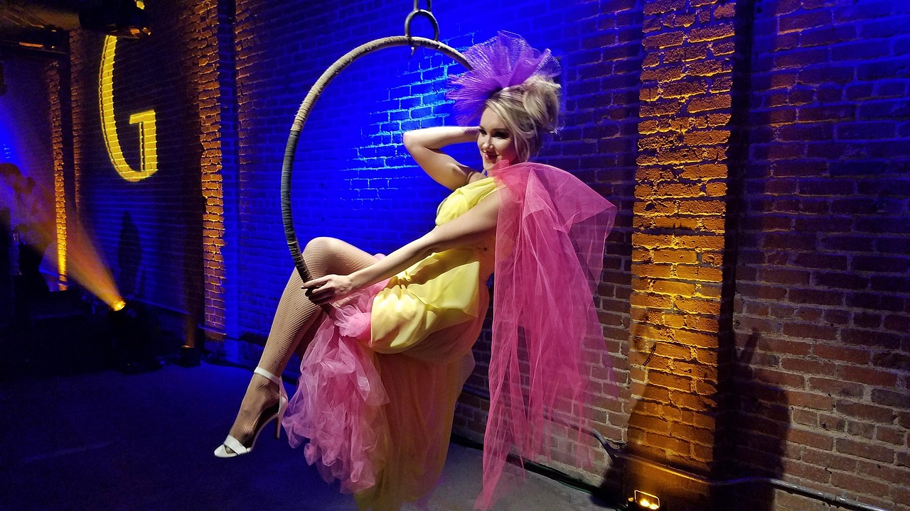 fashion, glamour, beautiful, sensual, swing, model, cabaret, showgirl, burlesque, dancer, feather, posing